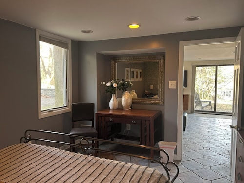 Cozy apartment with office in Delaware Valley perfect for remote work