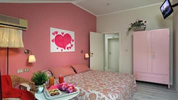 Comfort Double or Twin Room | In-room safe, desk, free WiFi, bed sheets