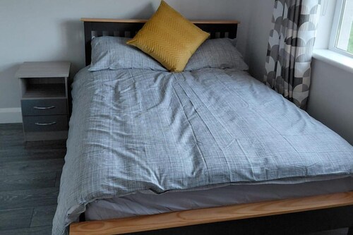 4 Bedroom House Sleeps 8 -pets Welcome -fireplace