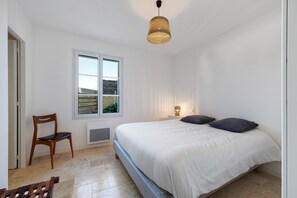 3 bedrooms, iron/ironing board, WiFi