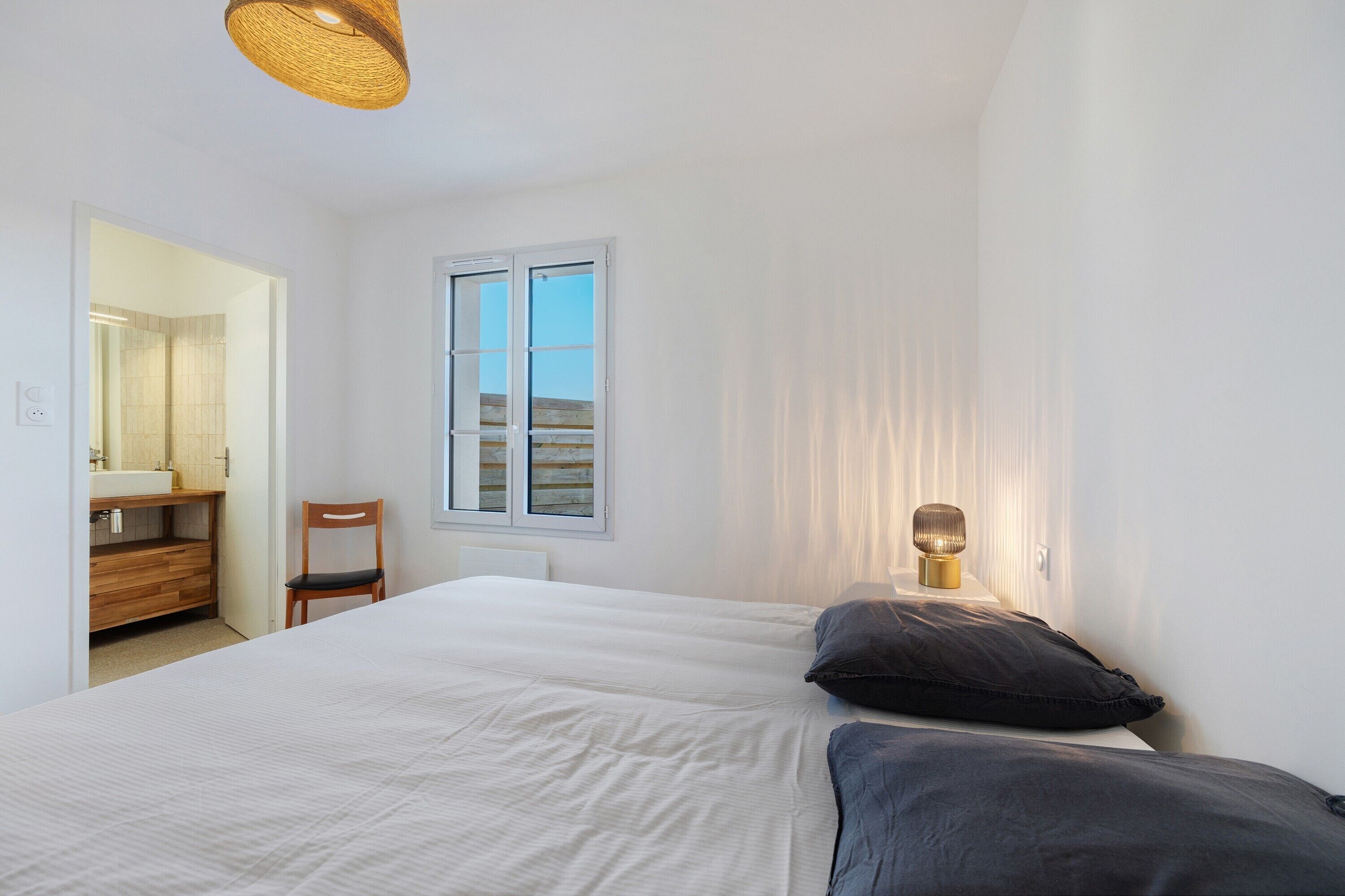 3 bedrooms, iron/ironing board, WiFi