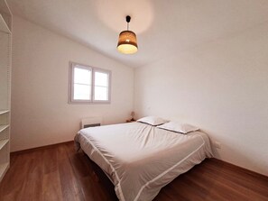 3 chambres, fer et planche à repasser, Wi-Fi