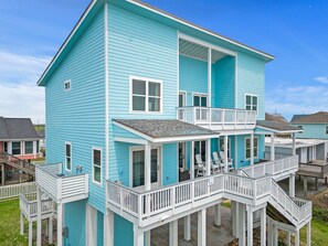 House (5 Bedrooms) | Property amenity - Front Row (Galveston)