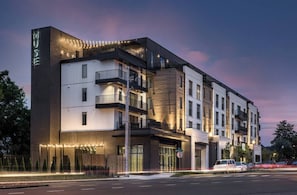 Exterior - Downtown Condo · Walk to Broadway · Free Parking (Nashville)