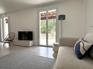 TV - La maison du Rocher – 300 m from the sea (La Tranche-sur-Mer)