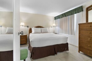 2 bedrooms, Internet, bed sheets - Westwinds II Condo - Upper level with balcony, 2 bedroom on Cable Beach, Nassau (Nassau)