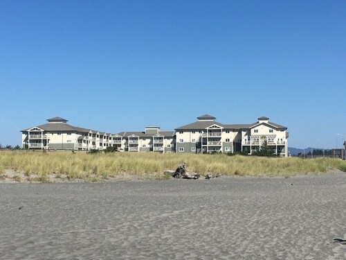 WorldMark Long Beach - 2 Bedroom Queen