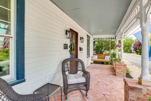 Terrace/patio - Historic Milton Gem w Deck & Modern Touches! (Milton)