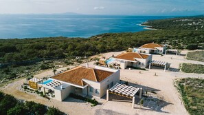 Exterior - 5* Luxury Seaview Villa Plant 6 with pool (Novalja)