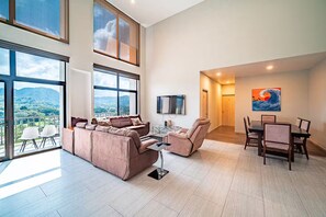 Living area - 7 Bedroom Penthouse Mountain & Ocean Views JB21001 (Jaco)