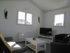 TV - La maison du marché – Balcony (La Tranche-sur-Mer)