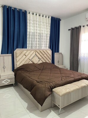 2 bedrooms, iron/ironing board, free WiFi, bed sheets