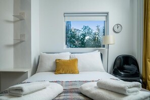 4 Schlafzimmer, Schreibtisch, Bügeleisen/Bügelbrett, kostenloses WLAN