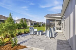 Terrace/patio - The Golden Palm Mins to Middleton & Eastport Sq. (Sumterville)