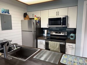 Fridge, microwave, oven, stovetop - Little River Inn 1507 - 2 BD, 2 BA (Little River)