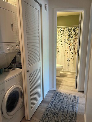 Shower, towels - Little River Inn 1507 - 2 BD, 2 BA (Little River)