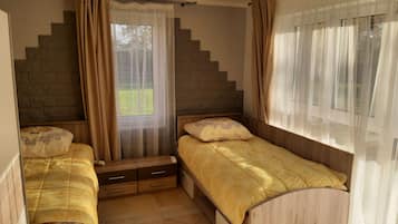4 slaapkamers, een strijkplank/strijkijzer, wifi, beddengoed