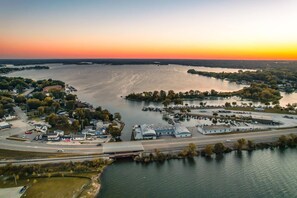 Standard Single Room, Lake View - Randolph Hotel (Fox Lake)
