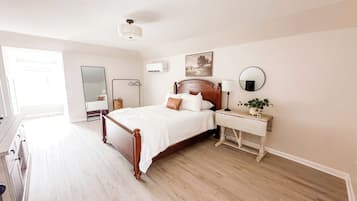 办公桌、熨斗/熨衣板、免费 WiFi、床单