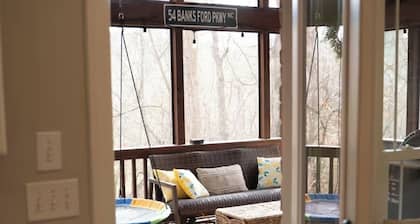 Stylish 5 bedroom/3b close to HPU, Wyndham & FM!