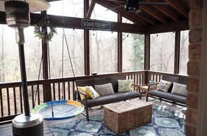 Property grounds - Stylish 5 bedroom/3b close to HPU, Wyndham & FM! (Jamestown)