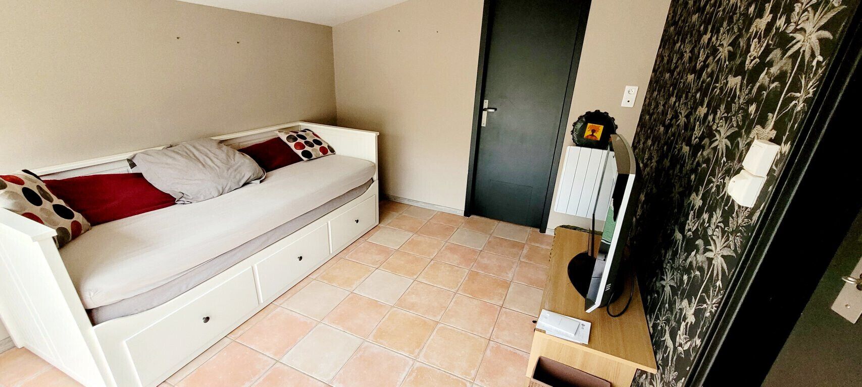 3 habitaciones, tabla de planchar con plancha y wifi 