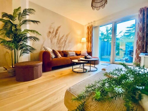 Spacious Autumn House 62 Clay - 7 Guests & Parking