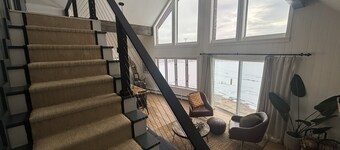 Stunning luxury A-frame with 360 Views.  Stargazers Delight.