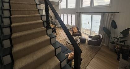 Stunning luxury A-frame with 360 Views. Stargazers Delight.