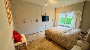 1 bedroom, desk, travel cot, free WiFi - Sauna and bicycles - Private residence Bruges (Brugge)