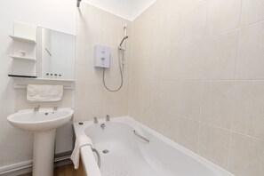 Hair dryer, towels, soap, toilet paper - Heart Of Alba (Edinburgh)
