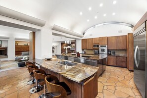 Fridge, microwave, oven, stovetop - Scottsdale Luxury Arched Estate w/ Resort Pool, Spa, Cabana & Golf (Scottsdale)
