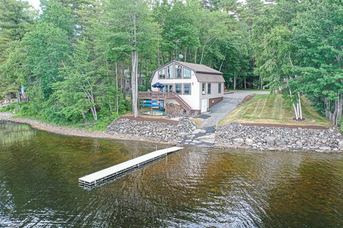 Peaceful Point Waterfront Dogs Welcome, Near Acadia National Park & Bar Harbor