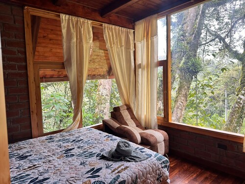 Rural cabin "El encanto de las aves" in Baños de Agua Santa.