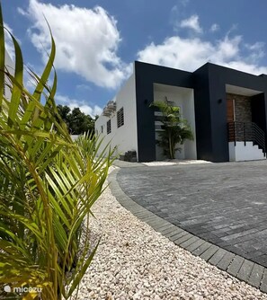 Exterior - Private Pool Bungalow | 10 min to Mambo Beach (Willemstad)