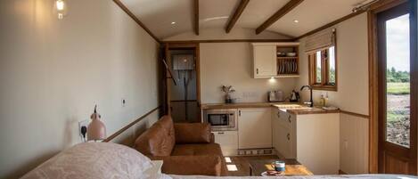 Family Room, Hill View | Free WiFi