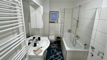 Handtücher, Seife, Toilettenpapier