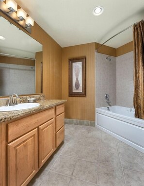 Unclassified image, 5 of 31, button