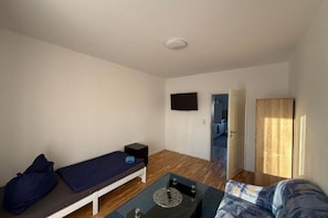 2 bedrooms, WiFi, bed sheets - Casa Delli Gatti - Comfortable 2-bedroom apartment with balcony (Leipzig)