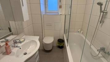 Handtücher, Seife, Toilettenpapier