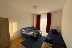 Living area - Casa Delli Gatti - Comfortable 2-bedroom apartment with balcony (Leipzig)