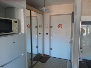 Interior - STUDIO FOR RENT 300M FROM THE BEACH 500M FROM TOWN CENTER PRIVATE PARKING SOUTH LOGGIA (Valras-Plage)