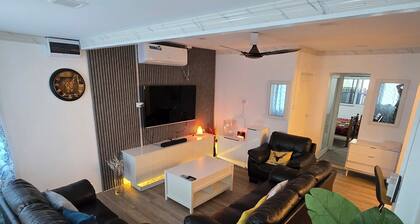 Brand New Luxurious Ultra Modern 2 bedroom apartment available now