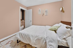 2 chambres, fer et planche à repasser, Wi-Fi, draps fournis