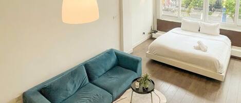 1 bedroom, in-room safe, desk, iron/ironing board