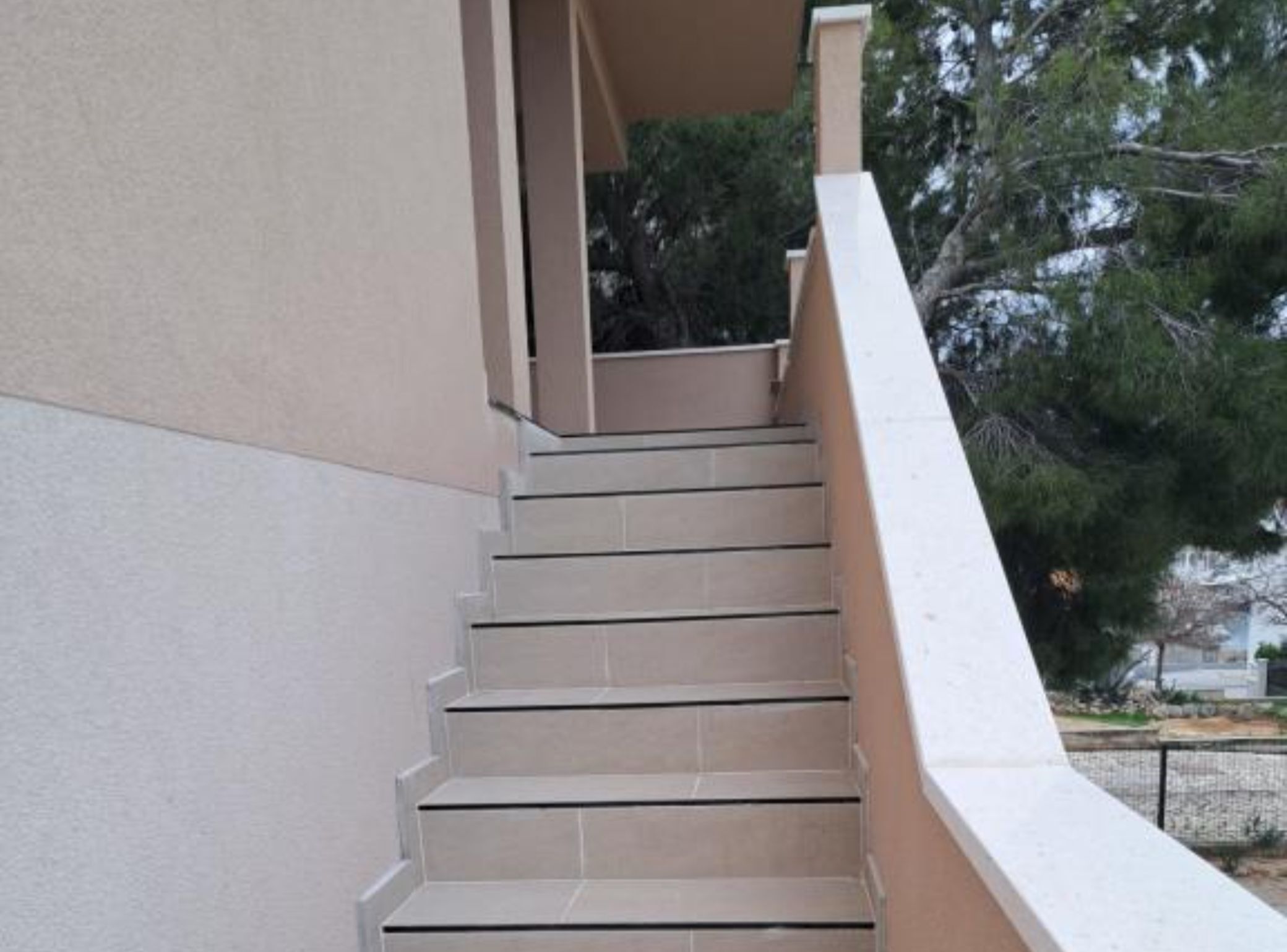 Appartement (Two Bedroom Apartment with Terrace) | Escalier