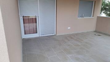 Apartamento (Two Bedroom Apartment with Terrace) | Terraço/pátio