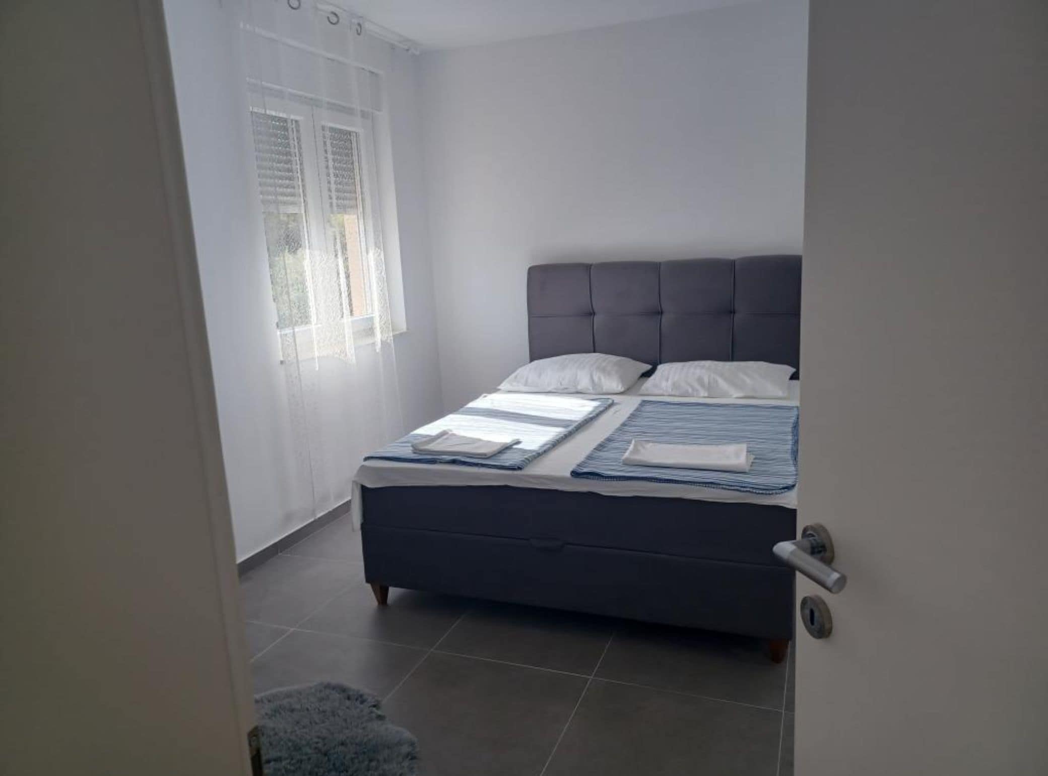 Huoneisto (One Bedroom Apartment) | 6 makuuhuonetta, vauvansängyt