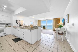 Condo, 1 King Bed with Sofa bed (Emerald Beach 1928) | Private kitchen - Emerald Beach 1928 (Panama City Beach)