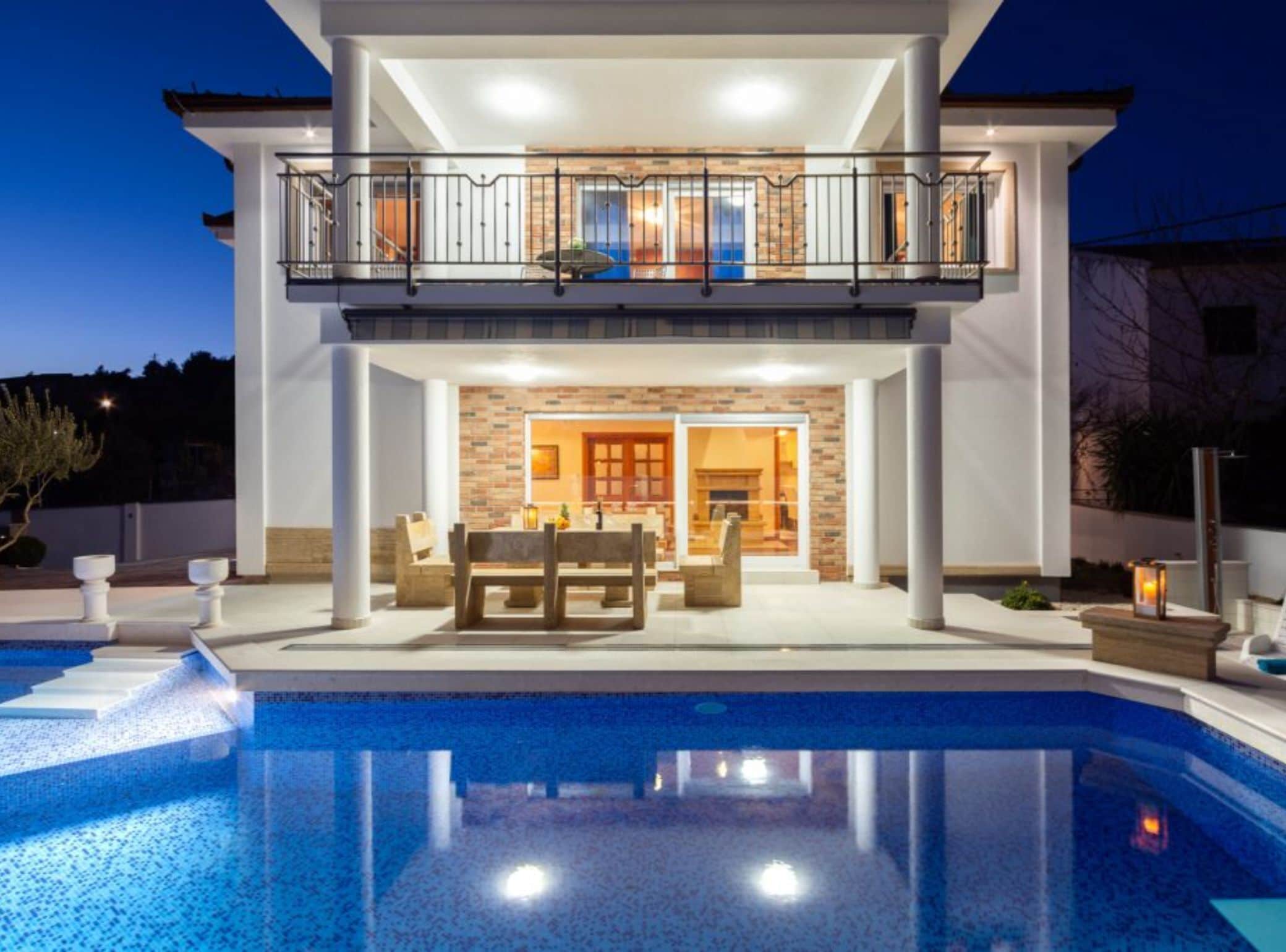 Apartment (One-Bedroom Apartment with Balcony an) | Pool